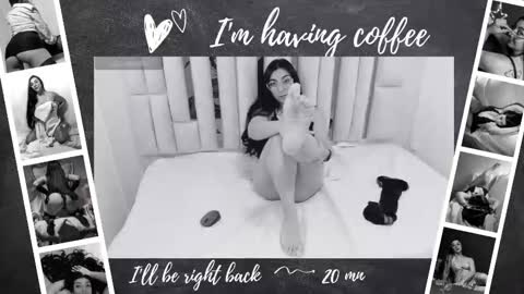 Snapshot of karla_hernandez chatting on October 18, 11:00 am Karla  online show from October 18, 11:00 am