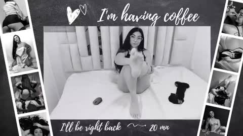 Snapshot of karla_hernandez chatting on October 19, 10:38 am Karla  online show from October 19, 10:38 am