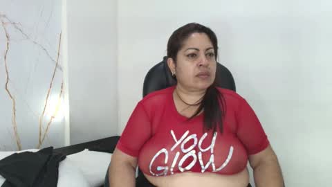 karla_hilton1 online show from January 17, 11:37 am