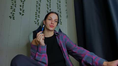 karla_lim online show from November 11, 7:25 pm