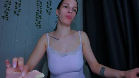 Snapshot of karla_lim chatting on May 17, 10:33 am karla_lim online show from May 17, 10:33 am