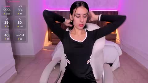 Snapshot of karlaa_james chatting on October 27, 10:52 am Karlaa online show from October 27, 10:52 am