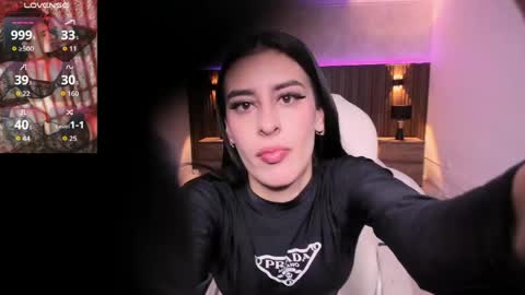 Snapshot of karlaa_james chatting on April 14, 11:16 am Karlaa online show from April 14, 11:16 am