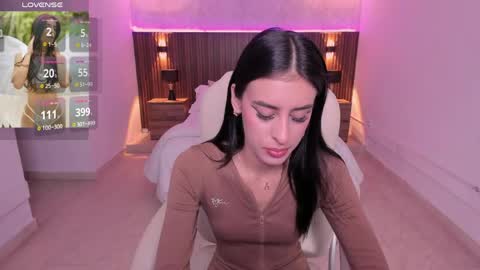 Snapshot of karlaa_james chatting on April 16, 11:00 am Karlaa online show from April 16, 11:00 am