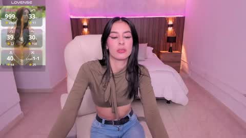 Snapshot of karlaa_james chatting on April 17, 11:13 am Karlaa online show from April 17, 11:13 am