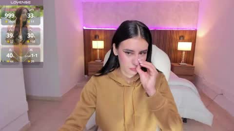 Snapshot of karlaa_james chatting on April 25, 11:02 am Karlaa online show from April 25, 11:02 am