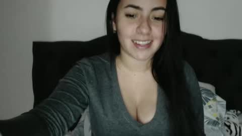 Snapshot of karlagiraldo140 chatting on March 6, 8:59 pm Karla Giraldo online show from March 6, 8:59 pm