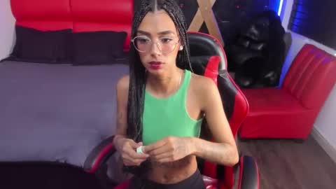 Snapshot of karlaslutskinny__ chatting on May 3, 3:23 am karlaslutskinny__ online show from May 3, 3:23 am