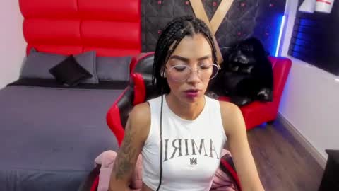 Snapshot of karlaslutskinny__ chatting on May 12, 2:19 am karlaslutskinny__ online show from May 12, 2:19 am
