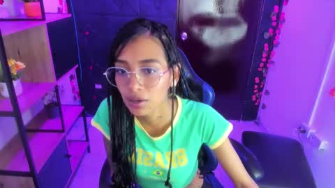 Snapshot of karlaslutskinny__ chatting on May 13, 10:49 pm karlaslutskinny__ online show from May 13, 10:49 pm