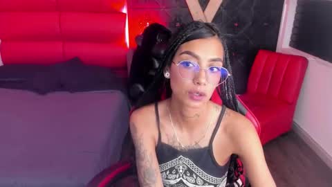 Snapshot of karlaslutskinny__ chatting on May 19, 9:21 pm karlaslutskinny__ online show from May 19, 9:21 pm