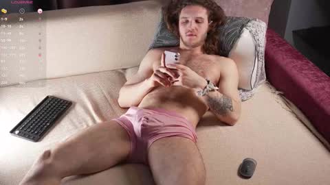 Karlos and Louis online show from February 28, 4:13 am