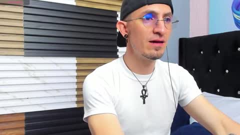 karlostrom online show from February 7, 1:59 pm