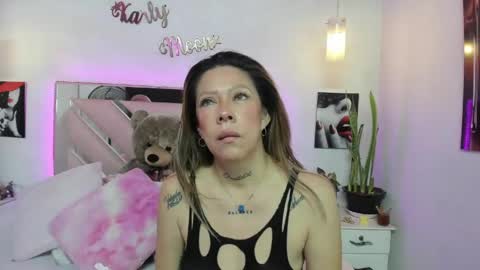 Karly Moonns online show from June 5, 10:10 am