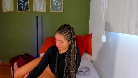Snapshot of karlye_5 chatting on June 25, 9:30 pm Karlye online show from June 25, 9:30 pm
