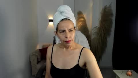 Snapshot of karlye_hot chatting on February 25, 12:53 am KARLYE online show from February 25, 12:53 am