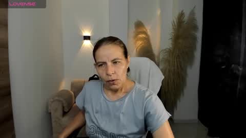 Snapshot of karlye_hot chatting on February 28, 1:17 am KARLYE online show from February 28, 1:17 am