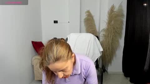 Snapshot of karlye_hot chatting on March 12, 11:44 pm KARLYE online show from March 12, 11:44 pm