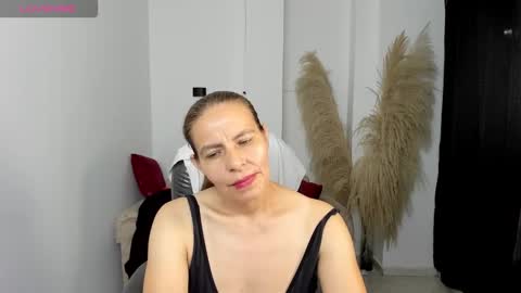 Snapshot of karlye_hot chatting on March 14, 2:39 am KARLYE online show from March 14, 2:39 am