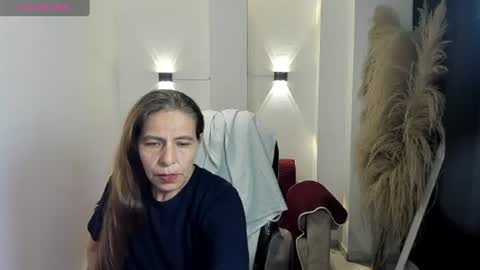 KARLYE online show from June 19, 2:49 am
