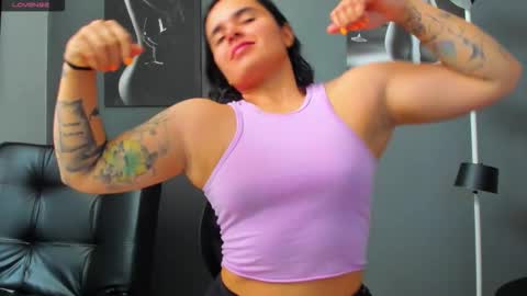 Snapshot of karlyjons_ chatting on September 20, 3:46 pm online show from September 20, 3:46 pm