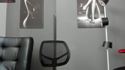 Snapshot of karlyjons_ chatting on September 22, 4:31 pm online show from September 22, 4:31 pm