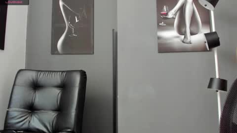 Snapshot of karlyjons_ chatting on September 27, 2:22 pm online show from September 27, 2:22 pm