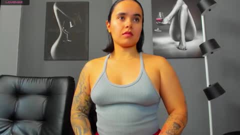 Snapshot of karlyjons_ chatting on October 11, 7:01 pm online show from October 11, 7:01 pm