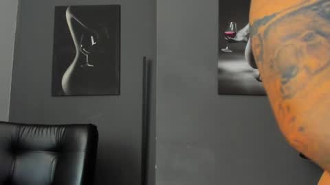 Snapshot of karlyjons_ chatting on June 23, 6:17 pm online show from June 23, 6:17 pm