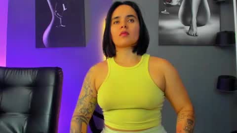 Snapshot of karlyjons_ chatting on July 2, 8:04 pm online show from July 2, 8:04 pm