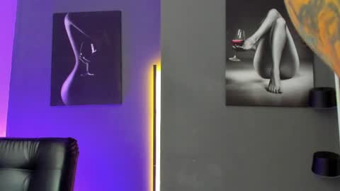 Snapshot of karlyjons_ chatting on July 9, 1:48 pm online show from July 9, 1:48 pm