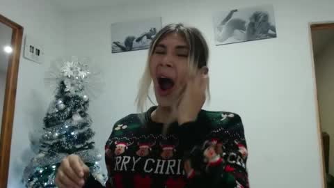 karol28g online show from December 4, 2:42 am