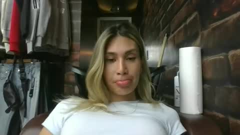 karol28g online show from February 11, 12:04 am