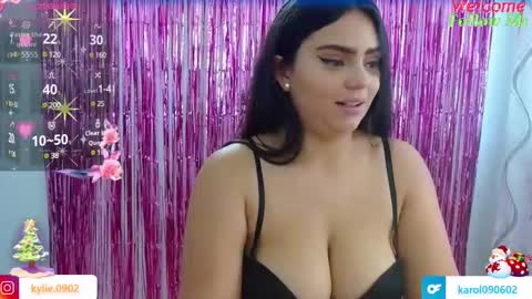 Snapshot of karol_09 chatting on December 3, 11:13 pm karol 09 online show from December 3, 11:13 pm
