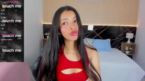 karol_cortes online show from May 13, 1:30 pm