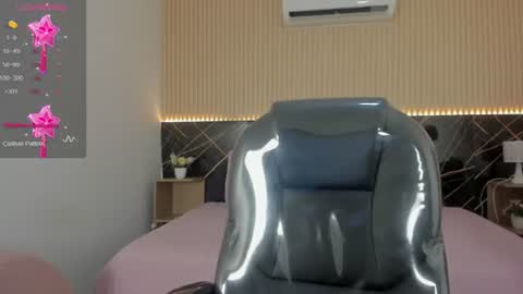 karol_cortes online show from June 24, 12:15 pm