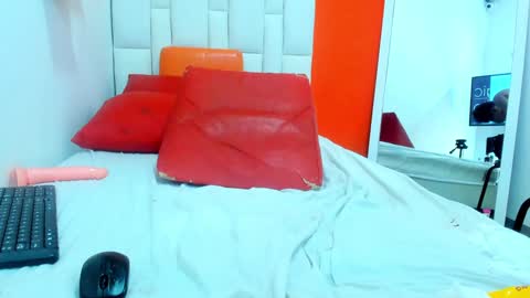 Snapshot of karol_sexy6 chatting on February 6, 5:51 pm Karolina online show from February 6, 5:51 pm