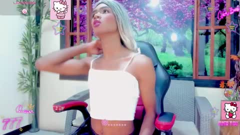 Snapshot of karol_vanessa__ chatting on March 19, 11:25 am karol Vanessa online show from March 19, 11:25 am