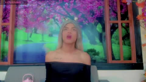 Snapshot of karol_vanessa__ chatting on April 1, 11:22 am karol Vanessa online show from April 1, 11:22 am