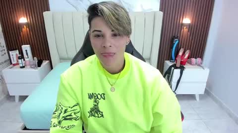 Karol and Luna online show from February 24, 2:40 am