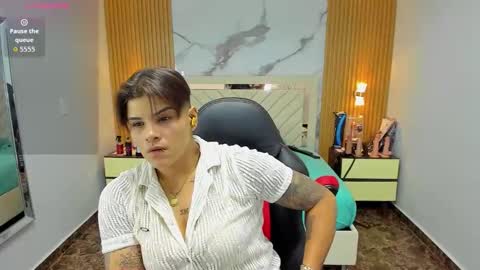 Karol and Luna online show from October 25, 7:41 pm