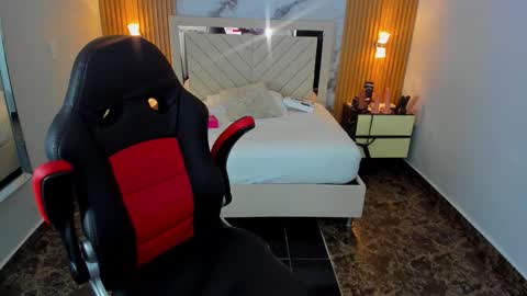 Karol and Luna online show from February 19, 7:32 pm