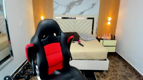 Karol and Luna online show from May 14, 7:42 pm