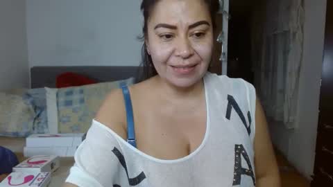 Snapshot of karolhot_x chatting on February 27, 6:07 am karol online show from February 27, 6:07 am