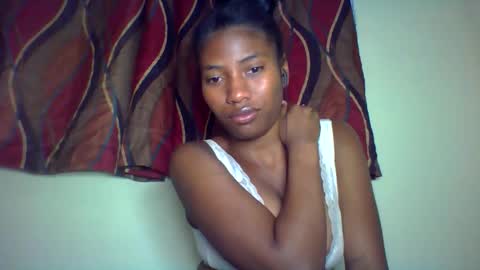 karoliee online show from June 3, 4:56 pm