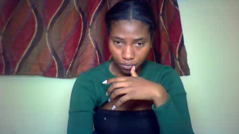 Snapshot of karoliee chatting on June 20, 8:50 am karoliee online show from June 20, 8:50 am