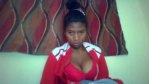 Snapshot of karoliee chatting on July 20, 6:28 am karoliee online show from July 20, 6:28 am
