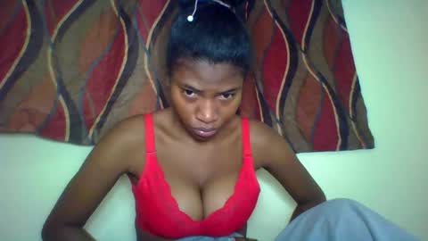Snapshot of karoliee chatting on July 20, 2:30 pm karoliee online show from July 20, 2:30 pm