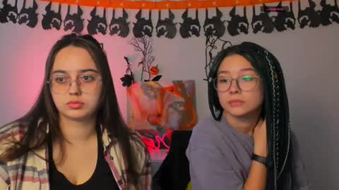 Snapshot of karolina_vendi chatting on October 31, 9:32 am karolina_vendi online show from October 31, 9:32 am