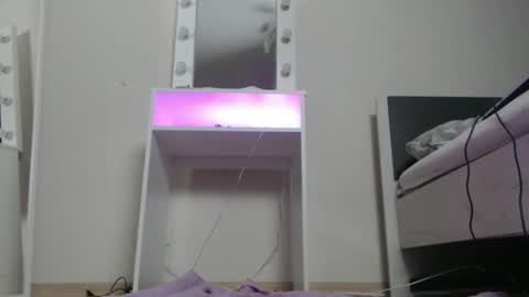 Snapshot of karolinas777x chatting on December 16, 6:24 pm Karolinas777x online show from December 16, 6:24 pm